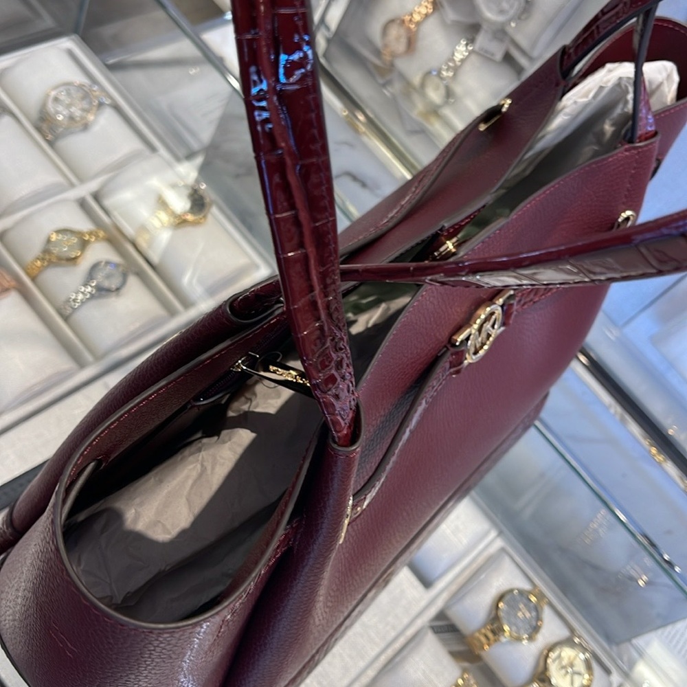 MICHAEL KORS
Reed Lg Leather Belted Satchel Shoulder Handbag 
Oxblood Crocodile - Picture 4 of 16